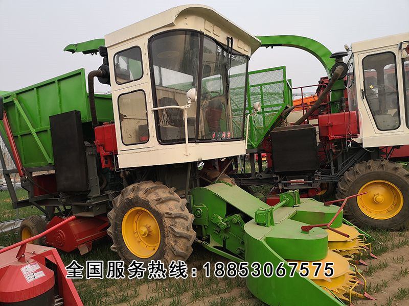 輪式圓盤內(nèi)置粉碎青黃儲(chǔ)機(jī)