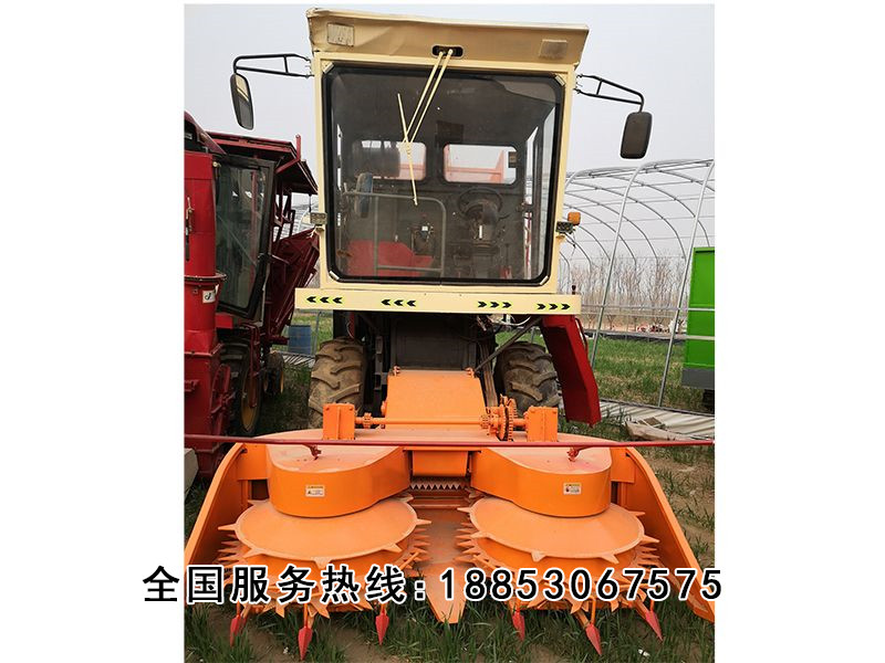 內(nèi)置圓盤式青儲(chǔ)機(jī)