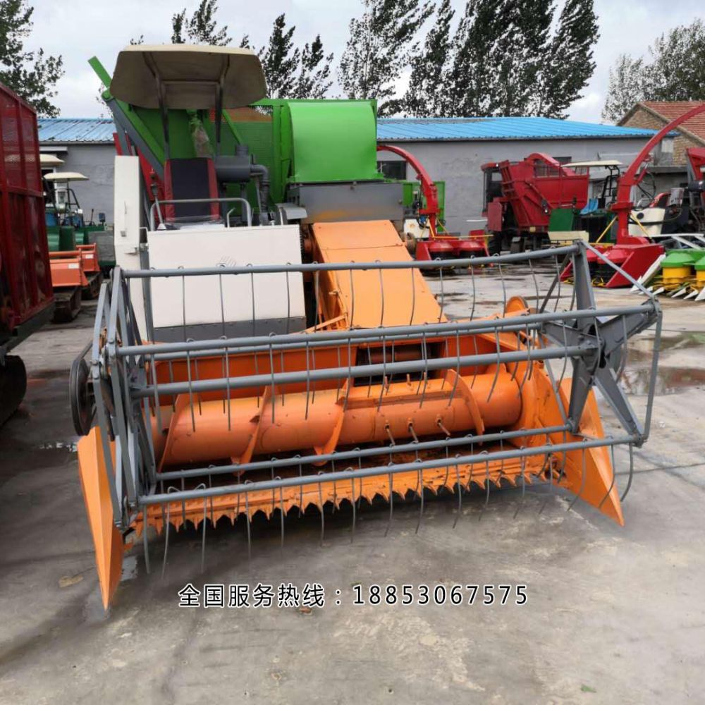 履帶自走式青儲機