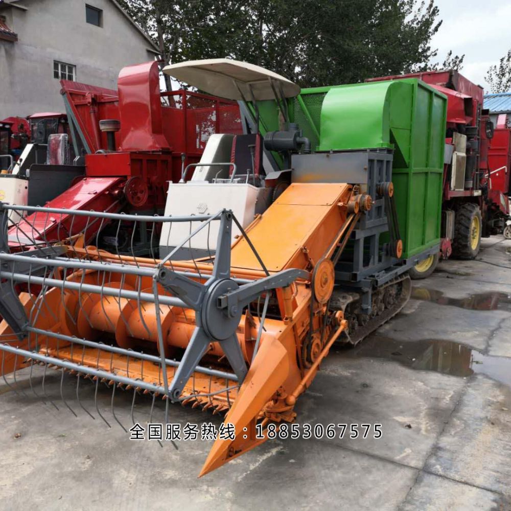 履帶自走式青儲機