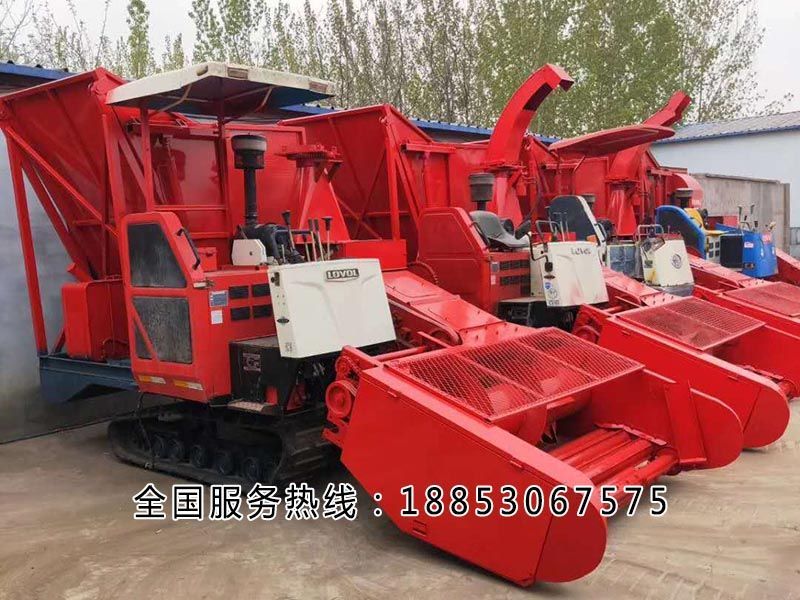 履帶自走式青儲(chǔ)機(jī)