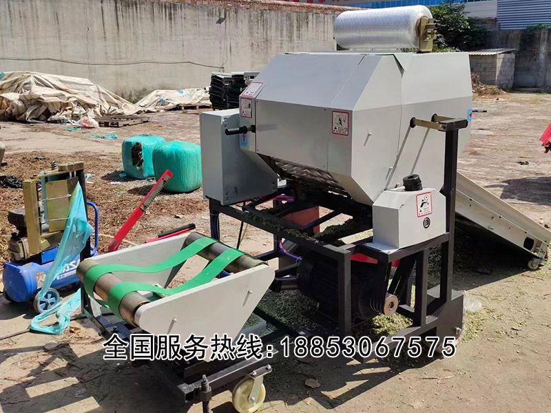 青儲打捆包膜一體機(jī)